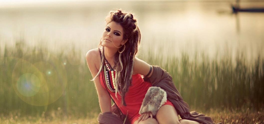 girl-grass girl-grass